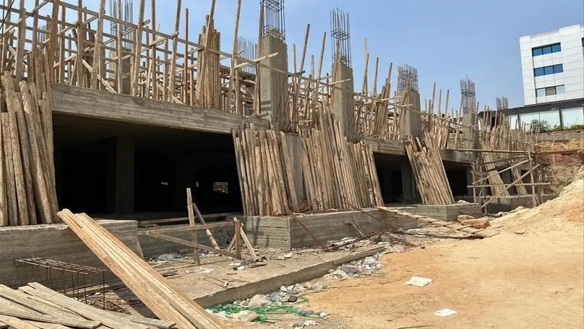 عقار فاخر بمساحة متميزة للبيع