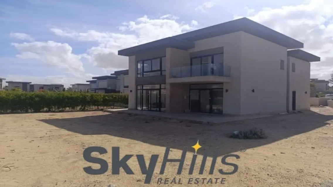 Standalone Villa for Sale at Swan Lake North 600 sqm