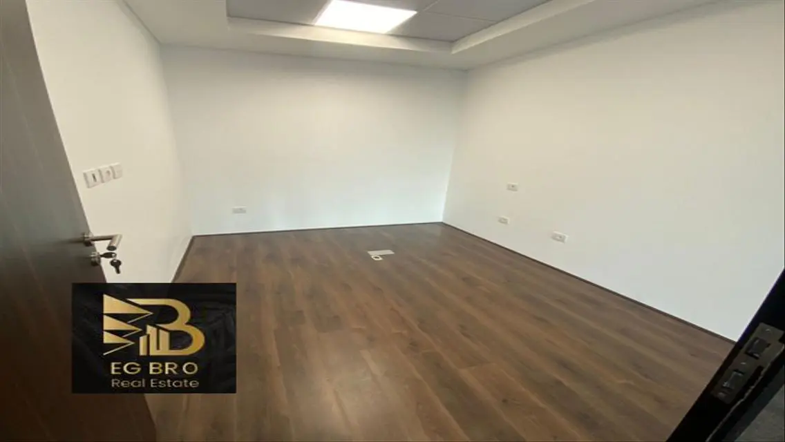 Luxury Apartment in Modern Building - 3 Bedrooms
