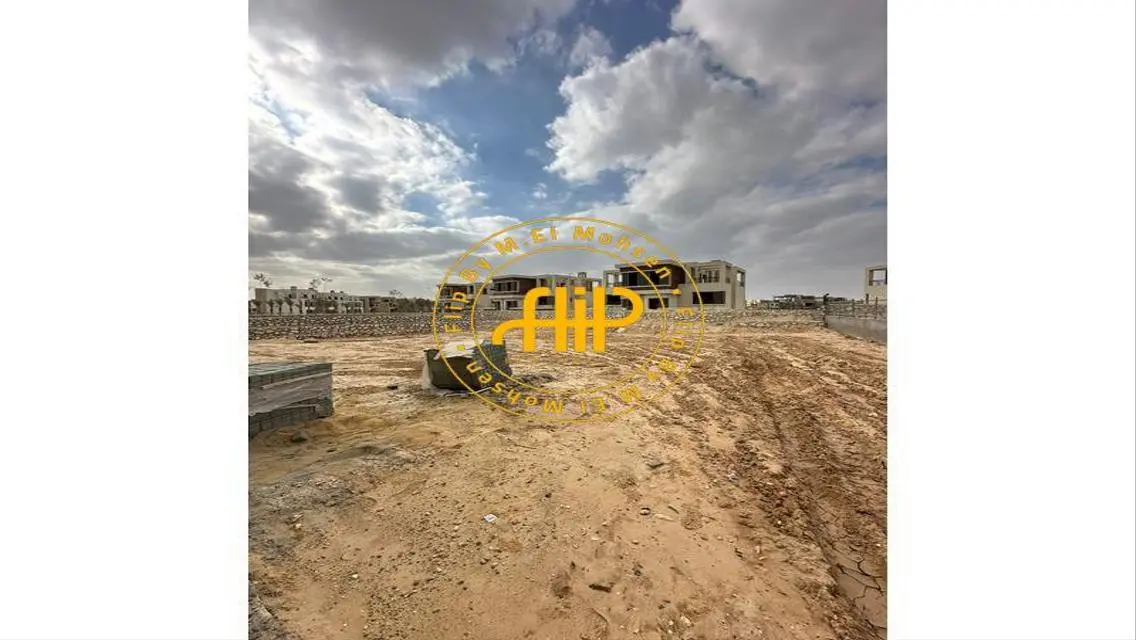 ممتلكات فريدة للبيع في نيو جيزة بمساحة 1400 متر