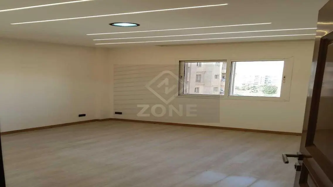 Stunning Apartment for Sale in B6-143