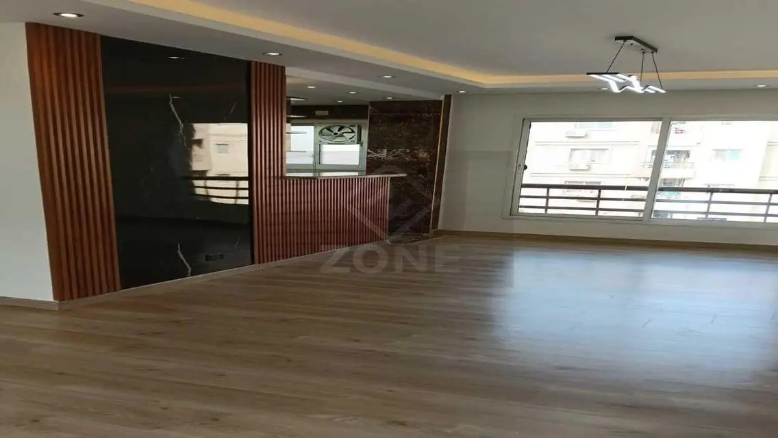 Stunning Apartment for Sale in B6-143