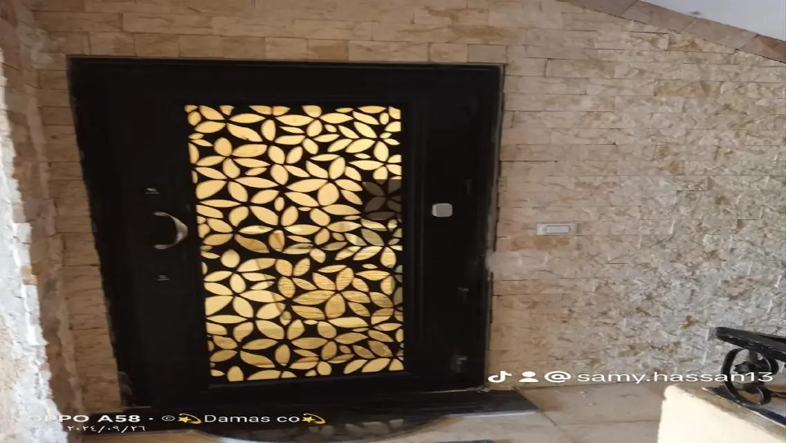 فيلا فاخرة بأربعة غرف نوم للبيع
