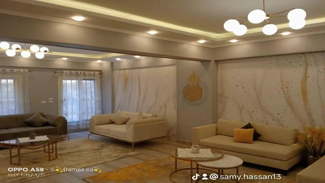 فيلا فاخرة بأربعة غرف نوم للبيع