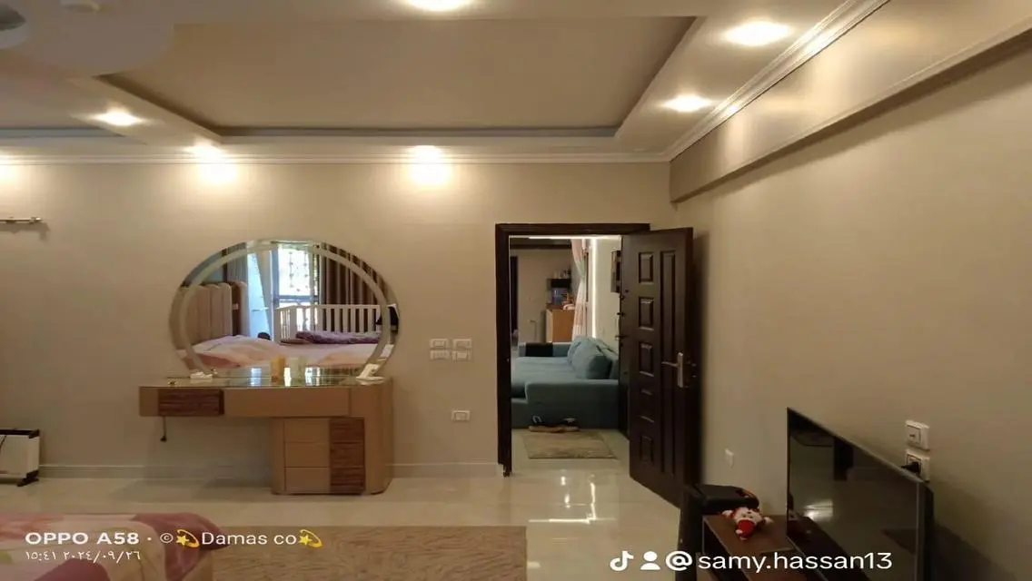 فيلا فاخرة بأربعة غرف نوم للبيع
