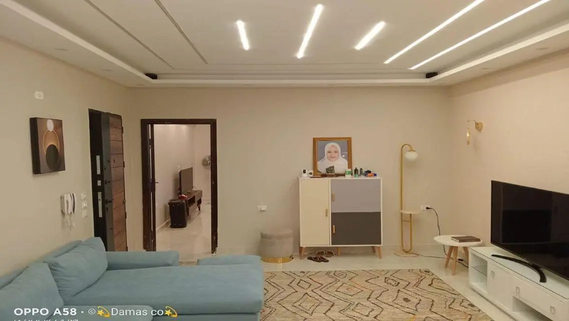 فيلا فاخرة بأربعة غرف نوم للبيع