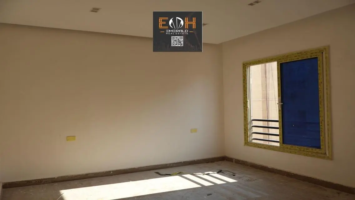 شقة للبيع مع إطلالة ساحرة على البحيرات