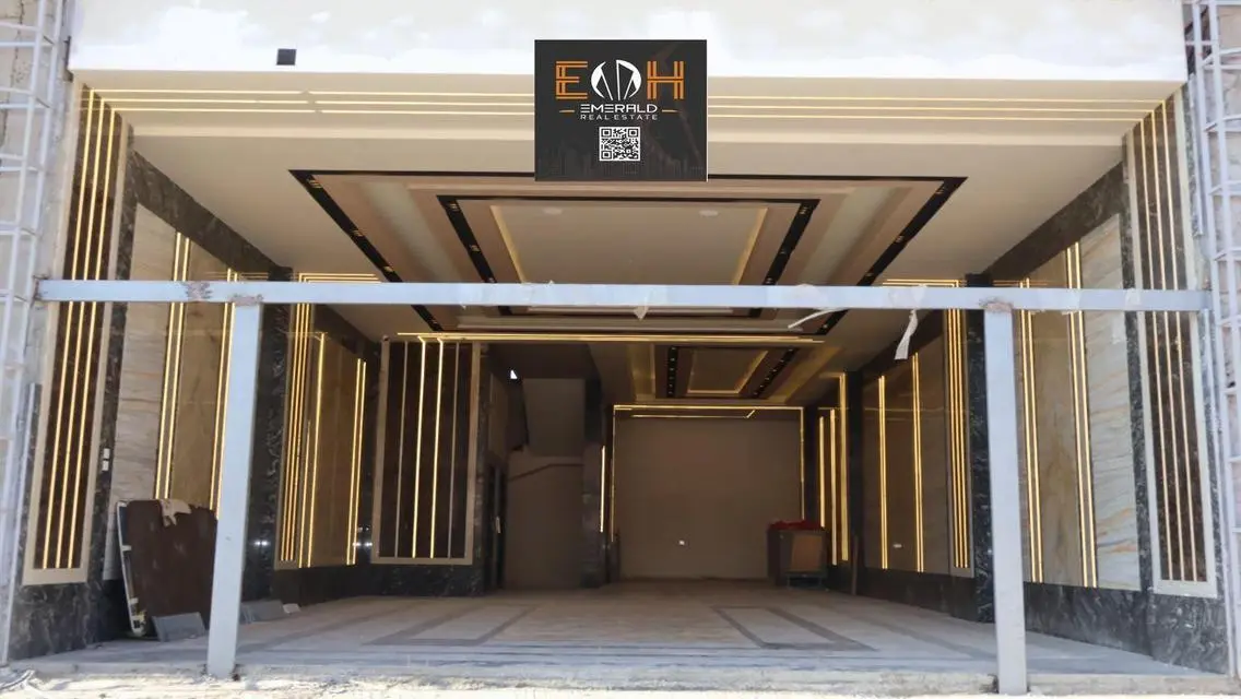 شقة فاخرة للبيع مطلة على بحيرات