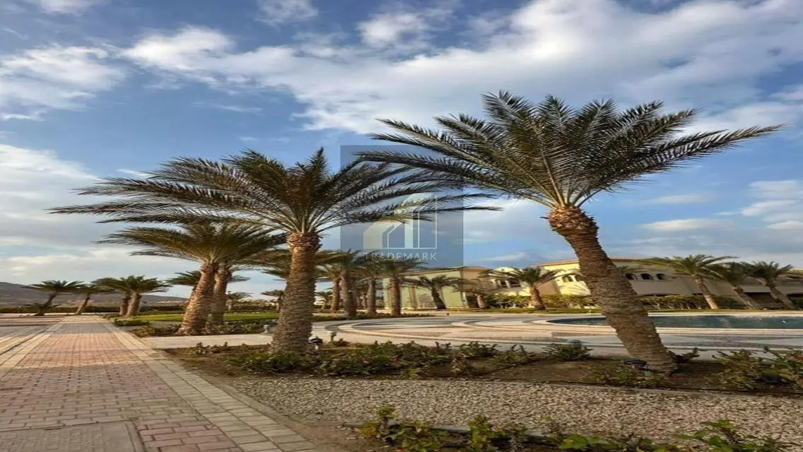 Luxurious 6-Room Apartment with Stunning Views