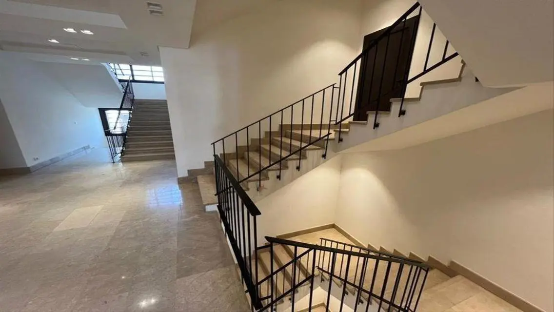 فيلا فاخرة للبيع مع إطلالة ساحرة