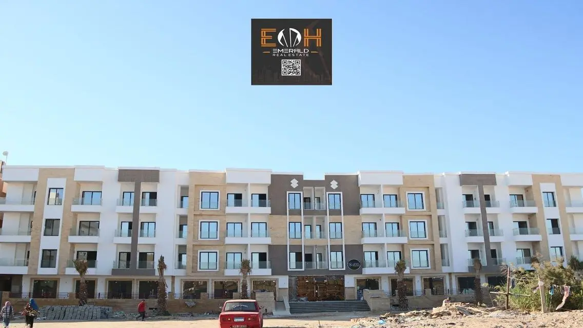 Luxury Apartment for Sale Overlooking Lakes