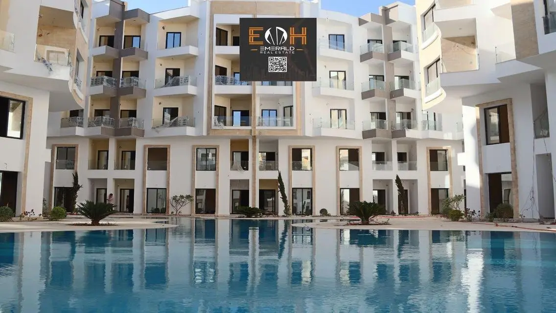 Luxury Apartment for Sale Overlooking Lakes