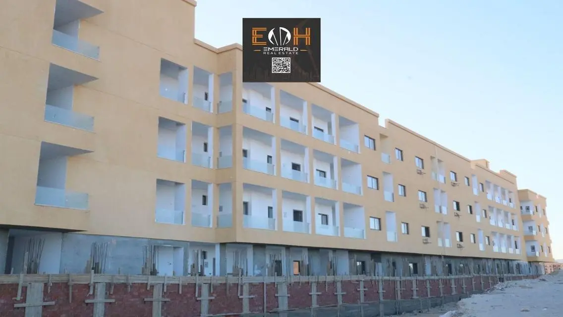 Luxury Apartment for Sale Overlooking Lakes