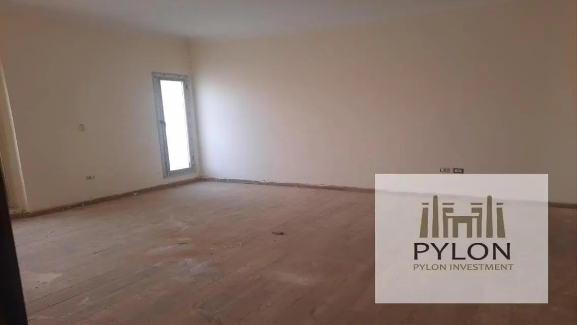 Spacious 240 sqm Apartment for Sale at 14000 EGP - Great Opportunity