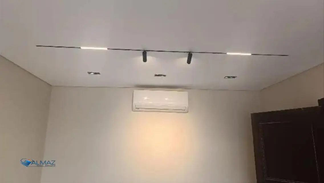 شقة مميزة للبيع بـ 40000 جنيها مع تكييف مركزي وشرفة