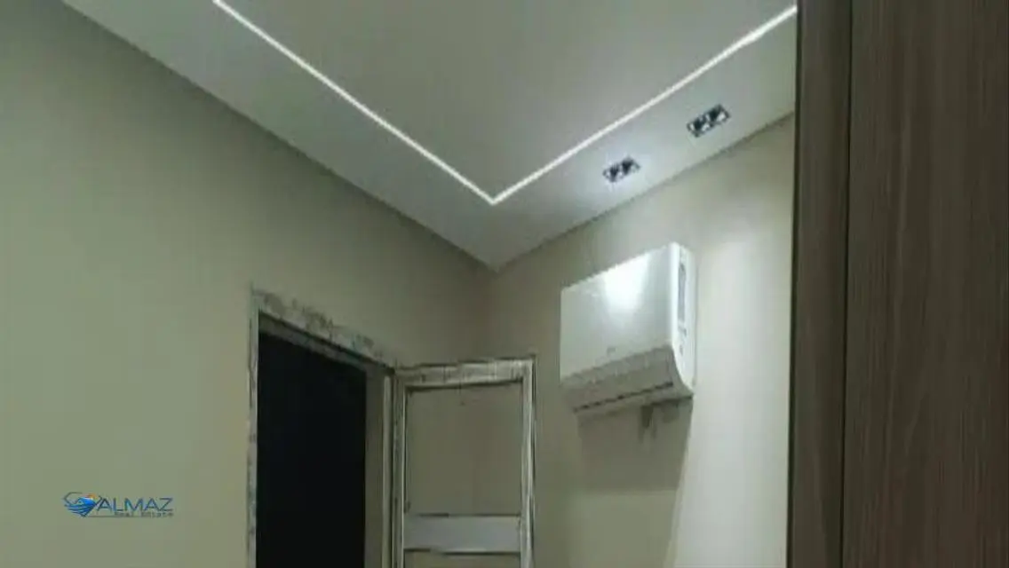 شقة مميزة للبيع بـ 40000 جنيها مع تكييف مركزي وشرفة