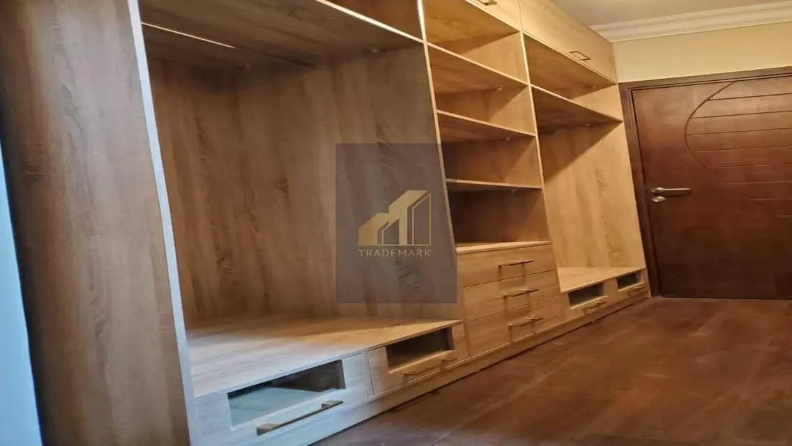 شقة فاخرة مع إطلالة رائعة للإيجار