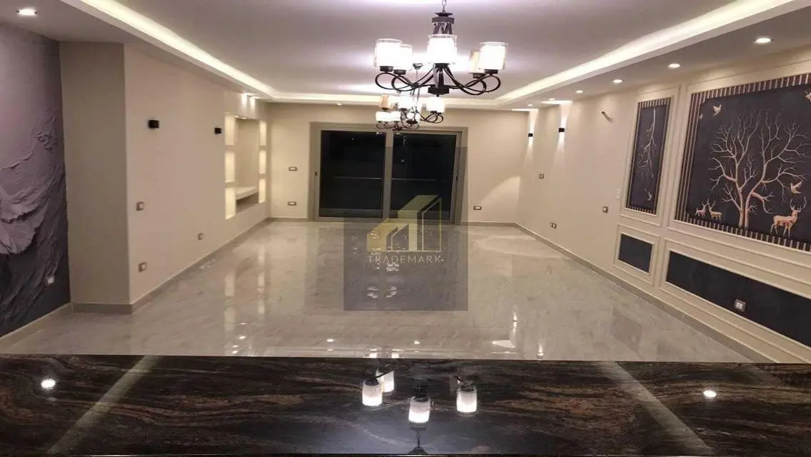 شقة فاخرة مع إطلالة رائعة للإيجار