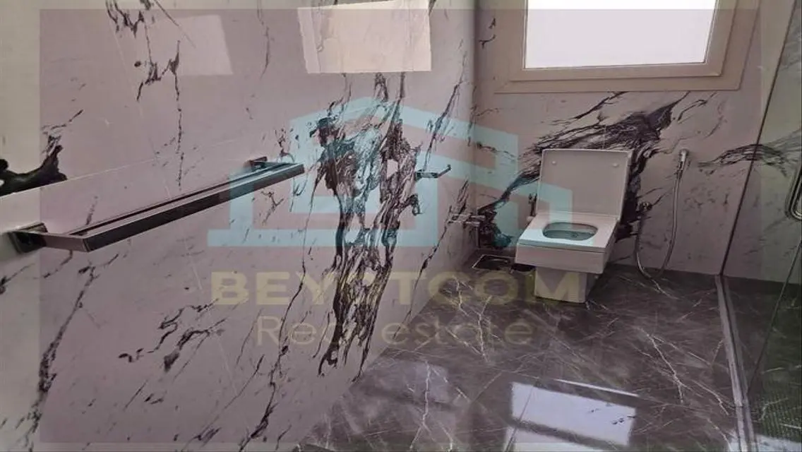 شقة فاخرة للبيع بمساحة واسعة