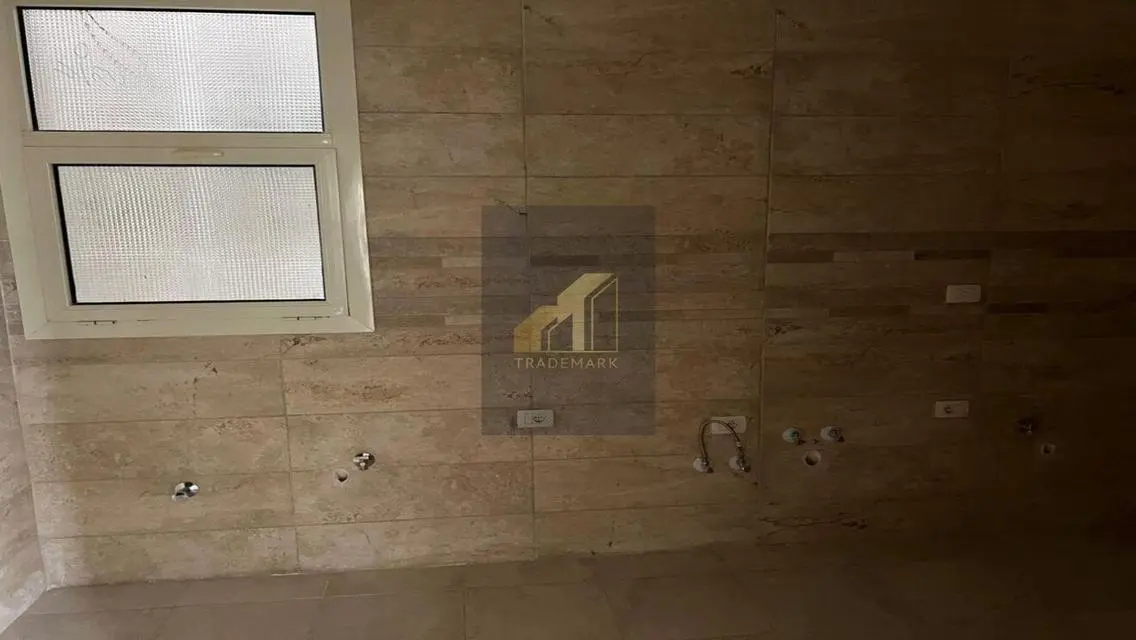 شقة فاخرة للإيجار في موقع متميز