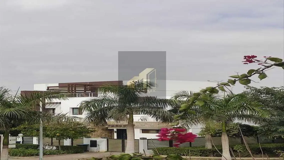 شقة متميزة للإيجار بحمام سباحة وحديقة خاصة