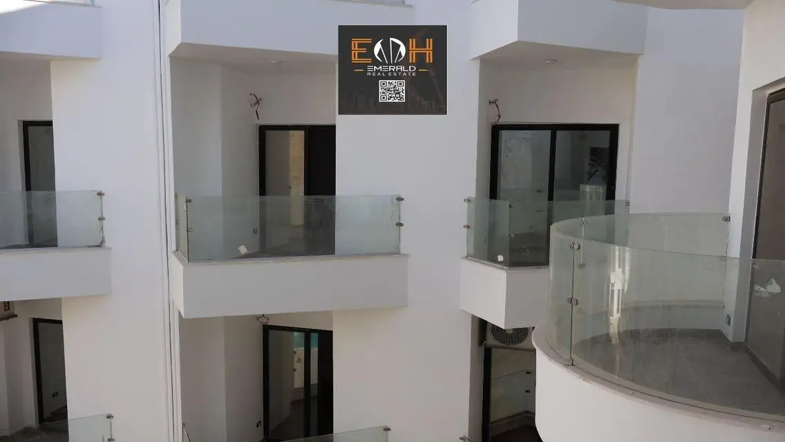 Stunning 200 sqm Apartment with Beautiful Views