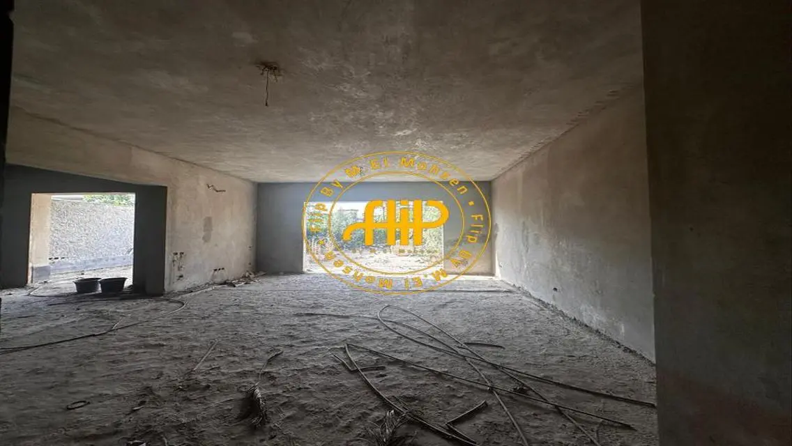 فيلا فاخرة للبيع في تلال العاج