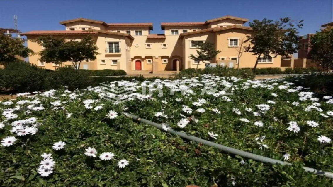 Luxurious Villa for Sale Overlooking Lakes