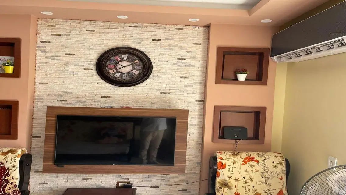 Luxury Apartment with Spacious Layout, Balcony, and Security