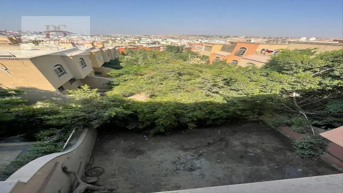 فيلا فاخرة للبيع مع إطلالات رائعة بسعر مغري