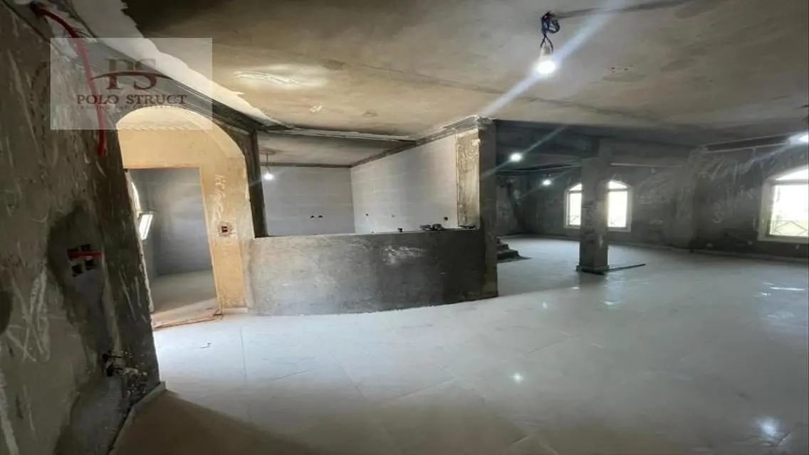 فيلا فاخرة للبيع مع إطلالات رائعة بسعر مغري
