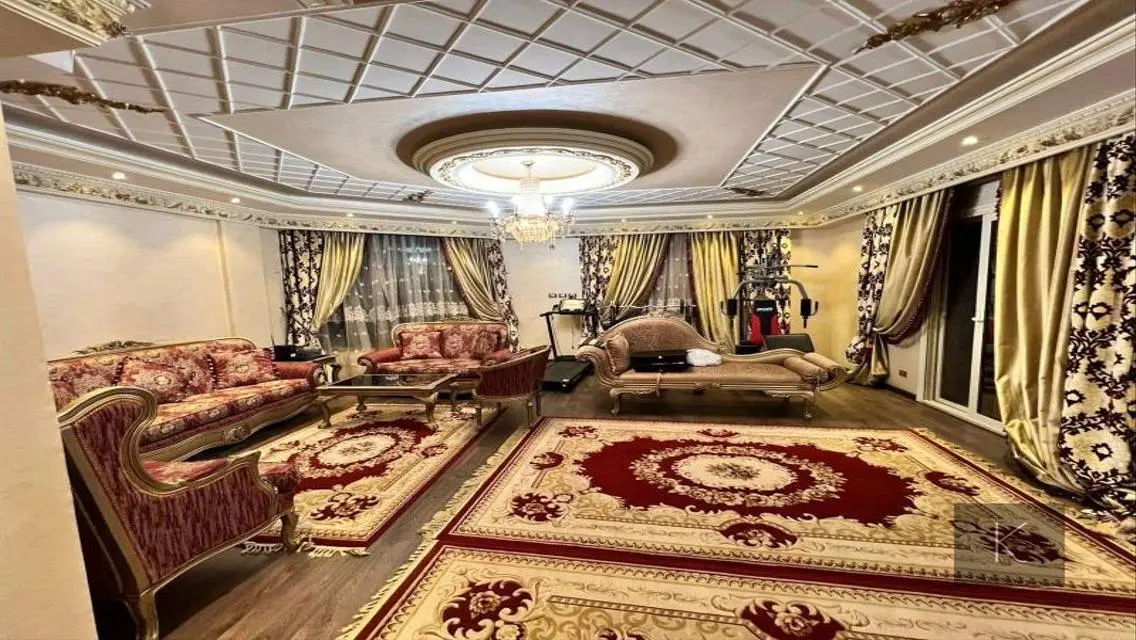 فيلا فاخرة للبيع بمساحة متر - إطلالة ساحرة