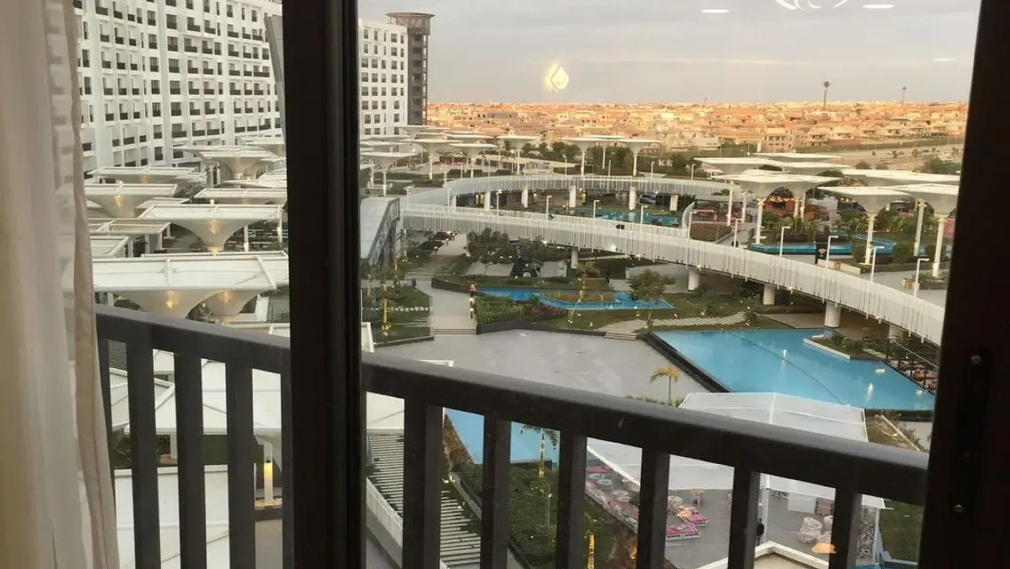 فيلا فاخرة مع حديقة وحمام سباحة خاص