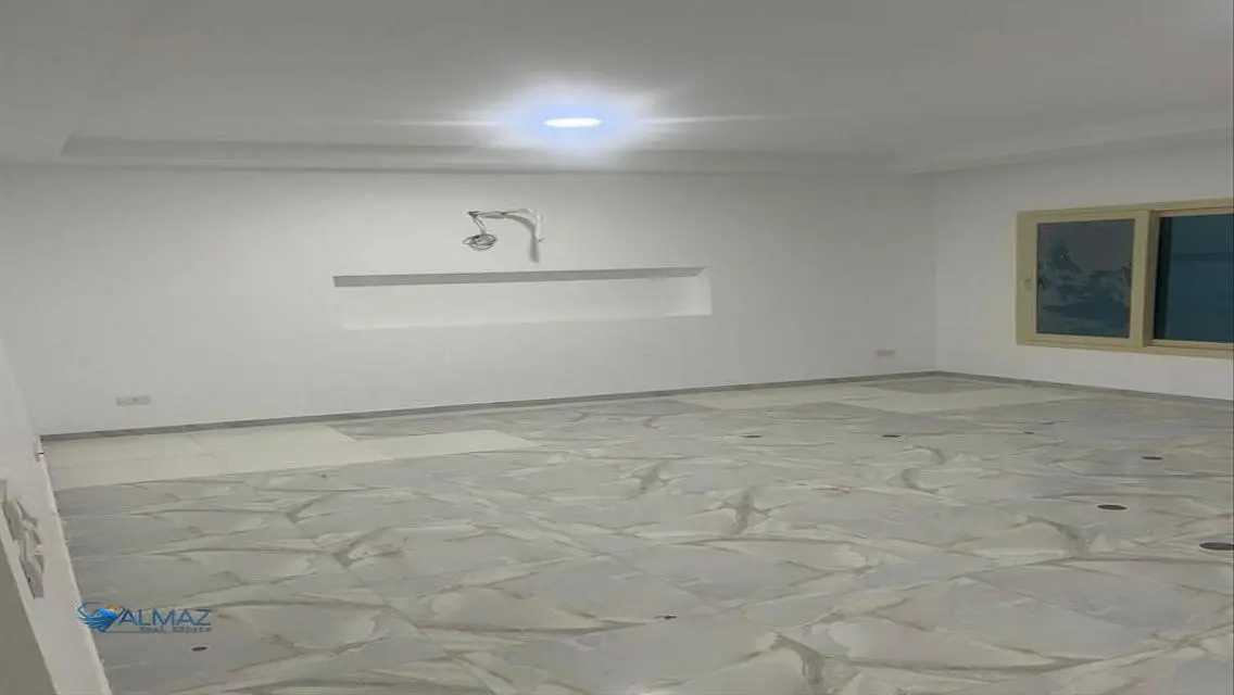 Stunning Apartment with Balcony and Security Guard