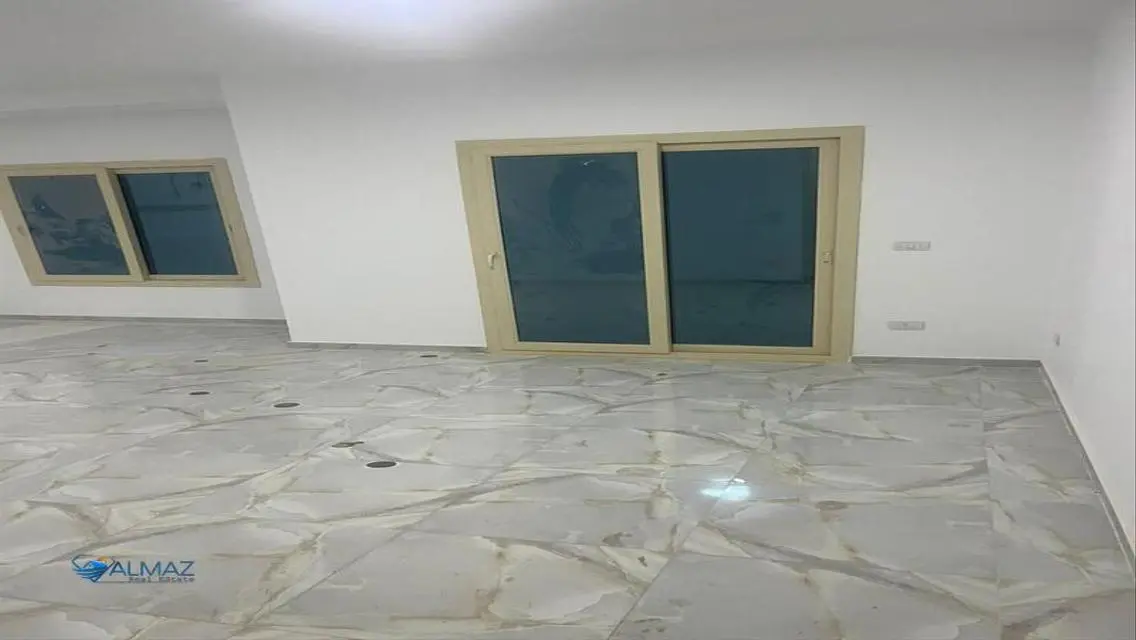 Stunning Apartment with Balcony and Security Guard