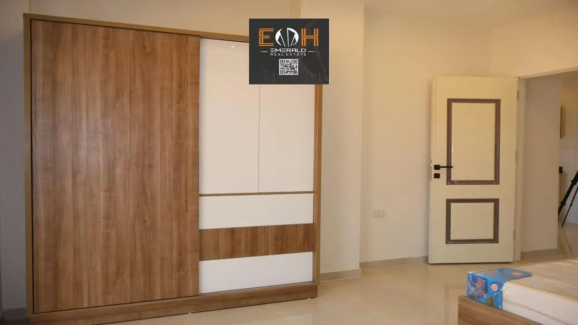 Luxurious Apartment with Stunning View and Many Amenities
