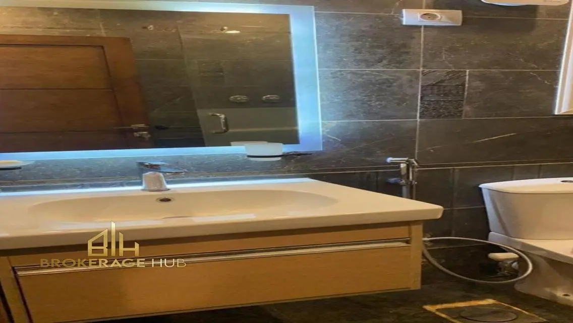 Stunning Apartment for Rent - Lake View