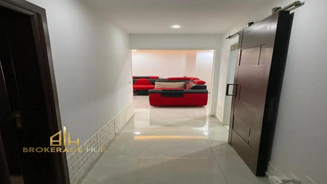Stunning Apartment for Rent - Lake View