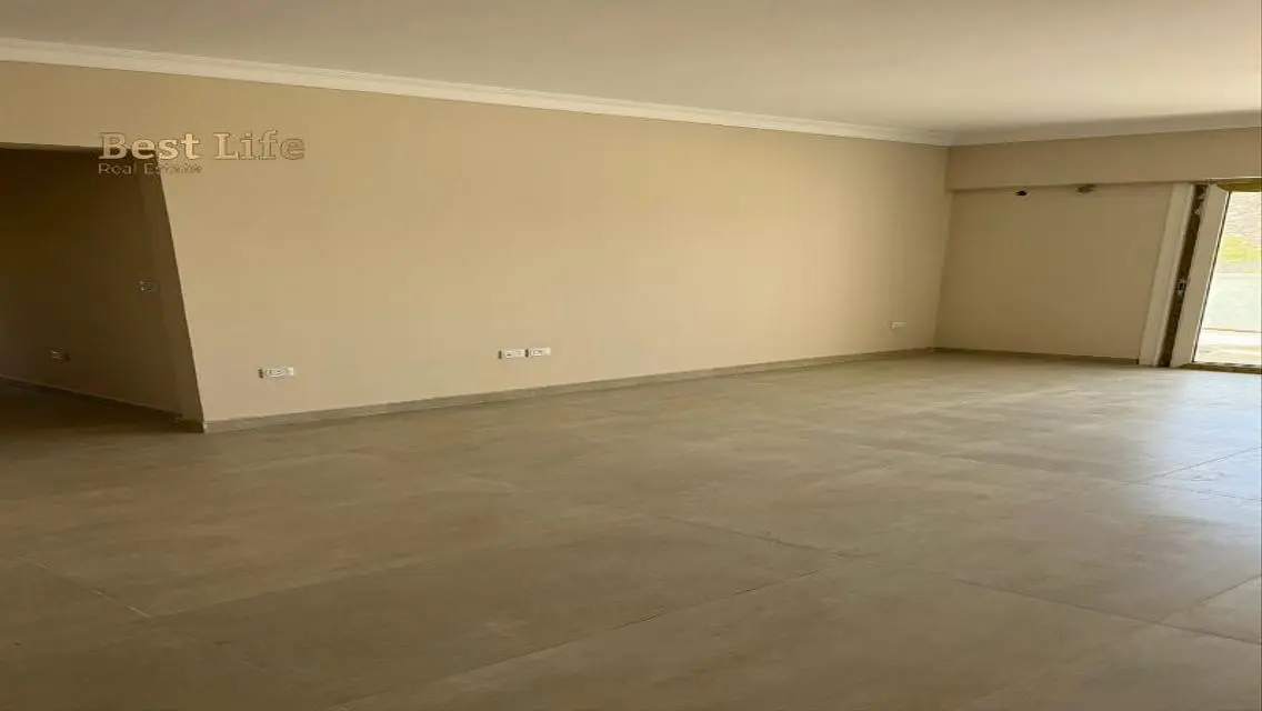 Luxury Villas for Rent Near Lagoon Beach