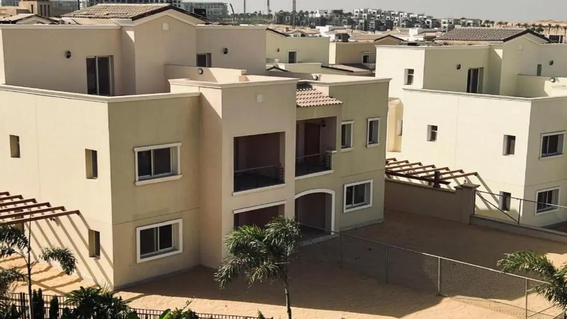 فيلا فاخرة للإيجار - تشطيبات متميزة مع جميع المرافق