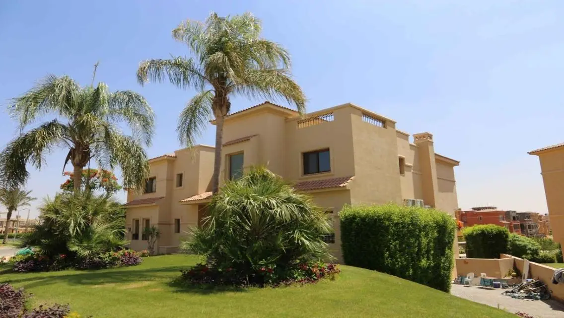 Luxury Apartment with Private Garden and Shared Pool
