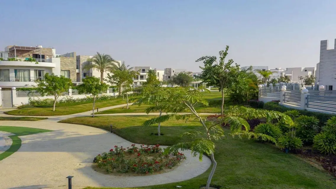 فيلا فاخرة للبيع بمساحة واسعة