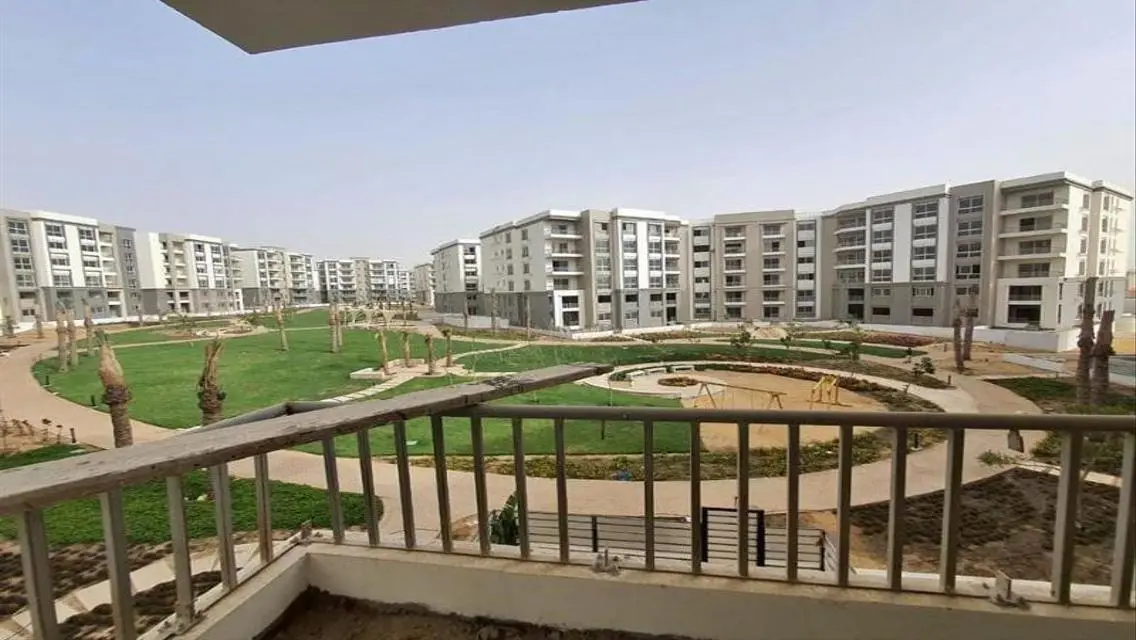 شقة فاخرة بمساحة واسعة مع حديقة خاصة في AUC