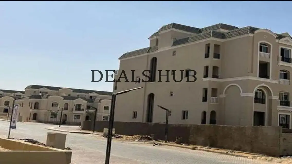 فيلا فاخرة بإطلالة ساحرة للبيع