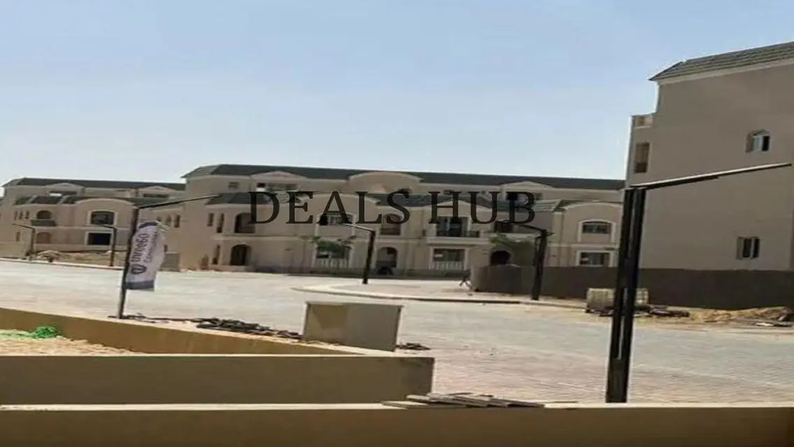 فيلا فاخرة بإطلالة ساحرة للبيع