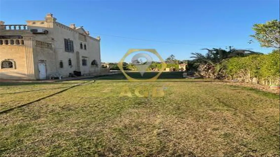 Luxury Villa for Sale with Spacious Design