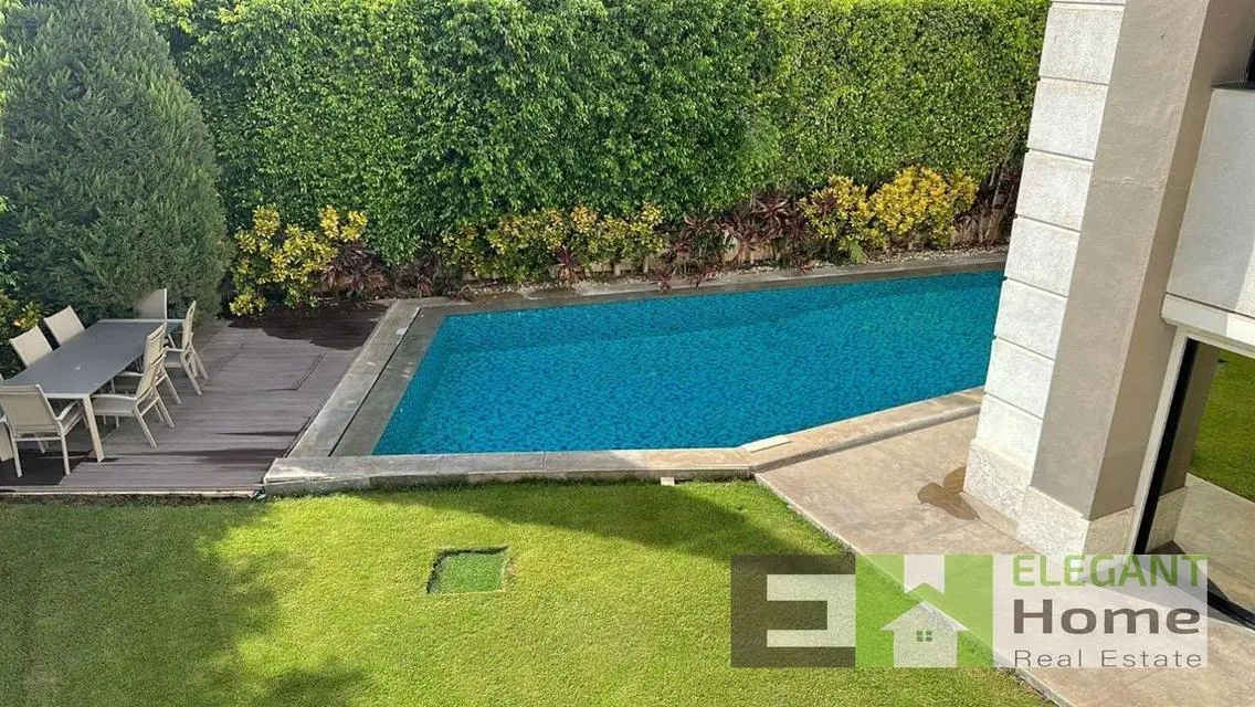 Luxury Villa for Sale by the Lakes