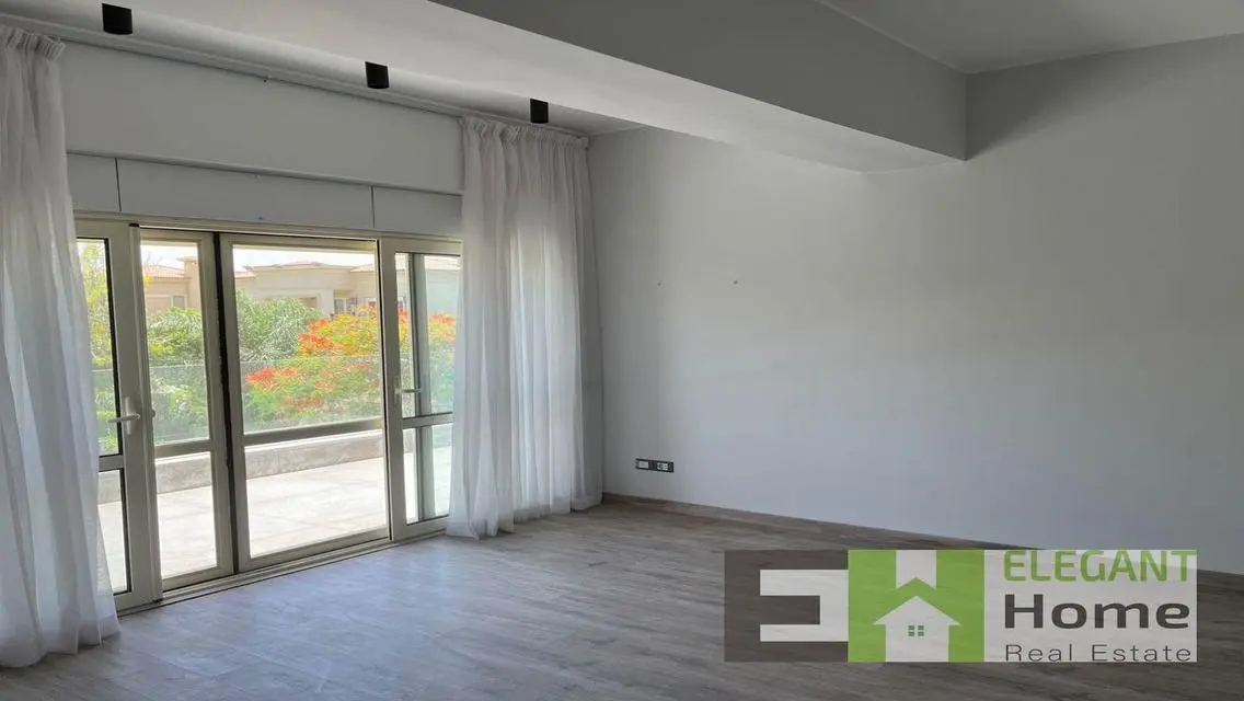 Luxury Villa for Sale on 7200 sqm with Garden and Shared Pool