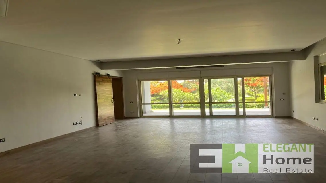 Luxury Villa for Sale on 7200 sqm with Garden and Shared Pool