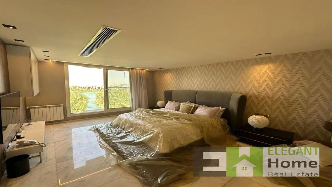 Luxurious Villa with Private Garden and Pool